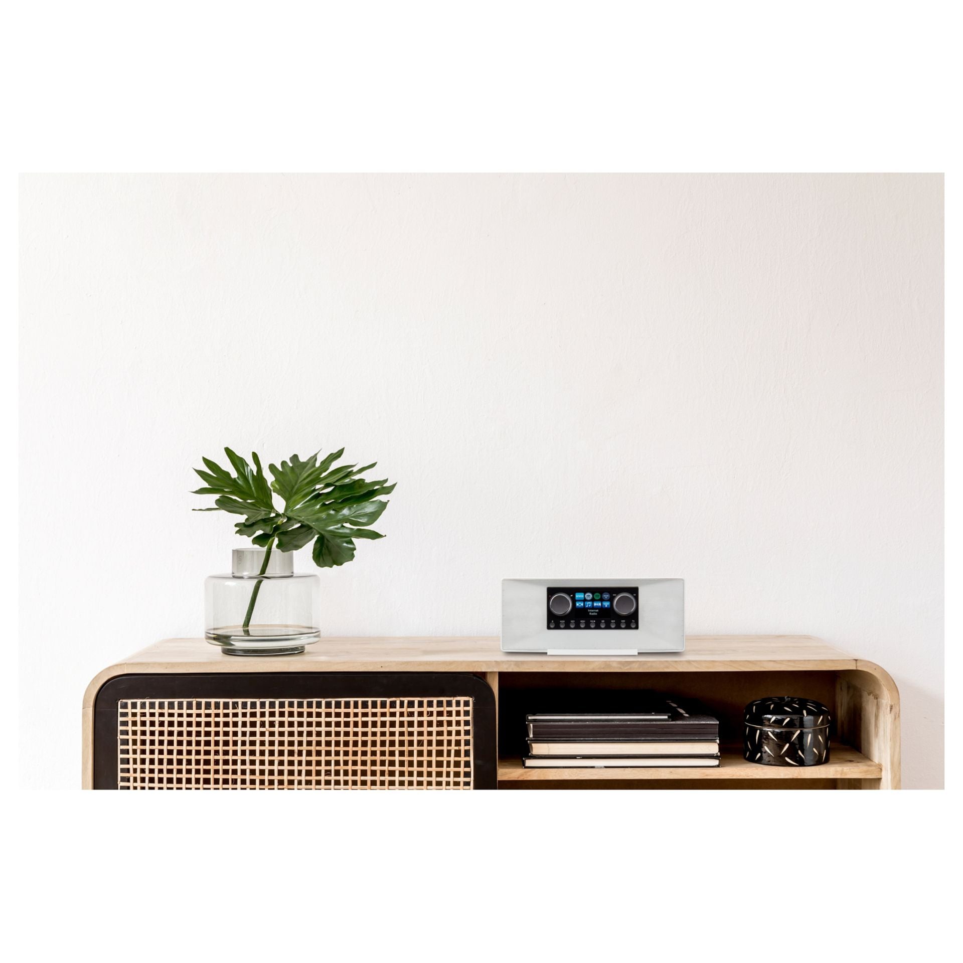 Medion MD 89289 Stereo Internet Radio White or Black