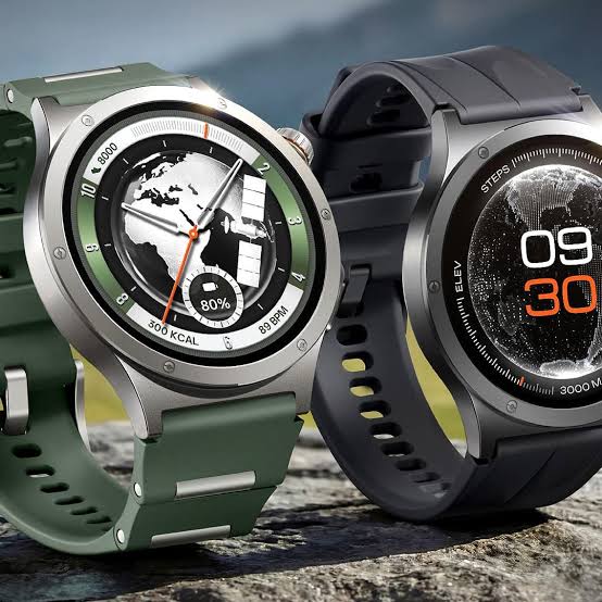 OnePlus Watch 4 Evergreen or Midnight